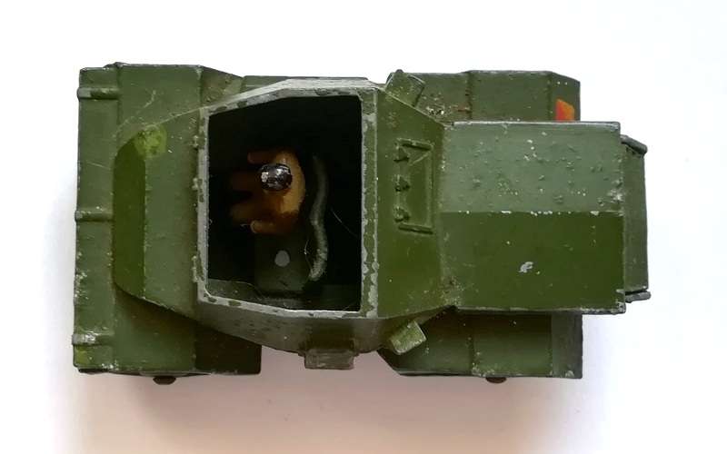 DINKY TOYS SCOUT CAR NO.673