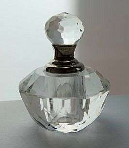 CRYSTAL GLASS PERFUME BOTTLE
