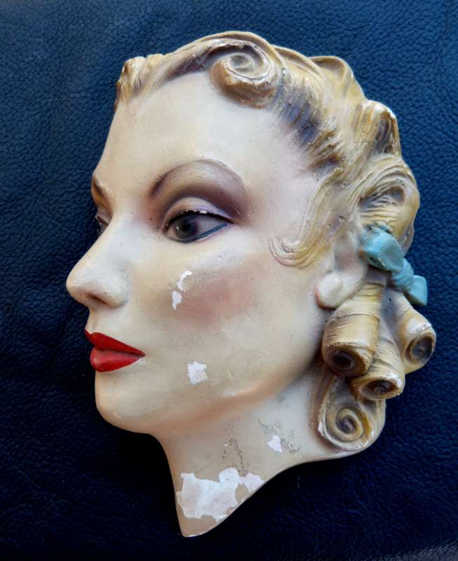 VERY VINTAGE. Wall Plaque. Ladies Face.