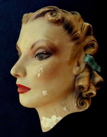 VERY VINTAGE. Wall Plaque. Ladies Face.