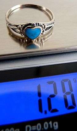 LOVELY VINTAGE RING IN UNUSED CONDITION. STERLING SILVER WITH TURQOISE