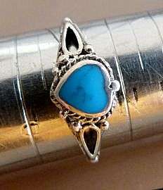 LOVELY VINTAGE RING IN UNUSED CONDITION. STERLING SILVER WITH TURQOISE