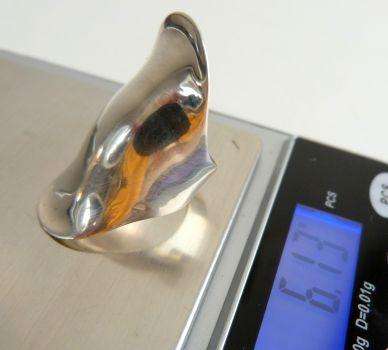 RARE. AMAZING STATEMENT RING STERLING SILVER. UNUSED.