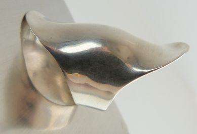 RARE. AMAZING STATEMENT RING STERLING SILVER. UNUSED.