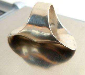 RARE. AMAZING STATEMENT RING STERLING SILVER. UNUSED.