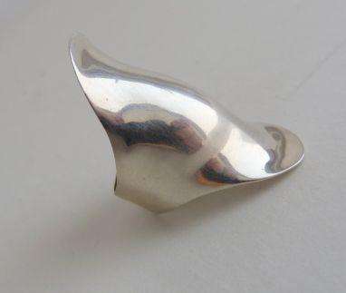 RARE. AMAZING STATEMENT RING STERLING SILVER. UNUSED.