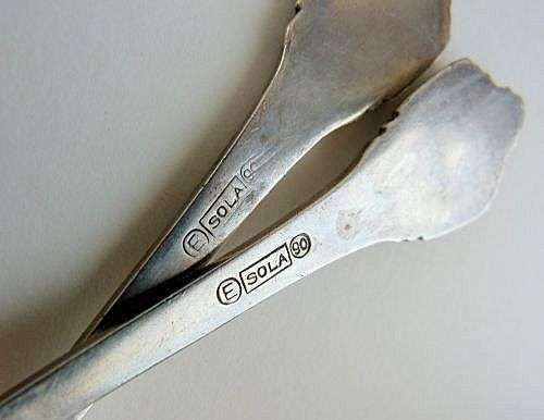 COLLECTABLE MEMORY FORKS. MARIA DELA QUELLERIE 1652-1952. E SOLA 90. // 32 gr