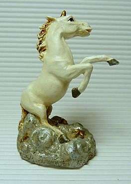 VINTAGE 1998 UNICORN RESIN FIGURINE. HANDPAINTED. W.U.I.