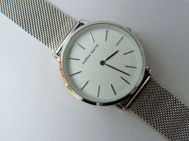 WATCH IN AS NEW CONDITION "HANNAH MARTIN". EXCELLENT WORKING.SPOTLESS