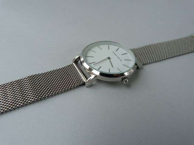 WATCH IN AS NEW CONDITION "HANNAH MARTIN". EXCELLENT WORKING.SPOTLESS