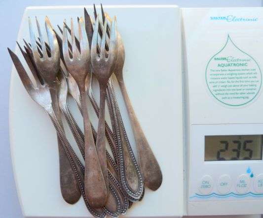 ANTIQUE SET OF 11 FORKS. 90. /// 325 g
