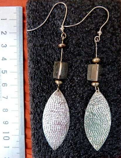 STERLING SILVER VINTAGE EARRINGS. UNUSED