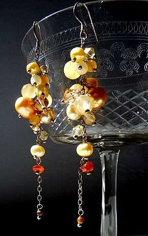 GORGEOUS DANGLING EARRINGS