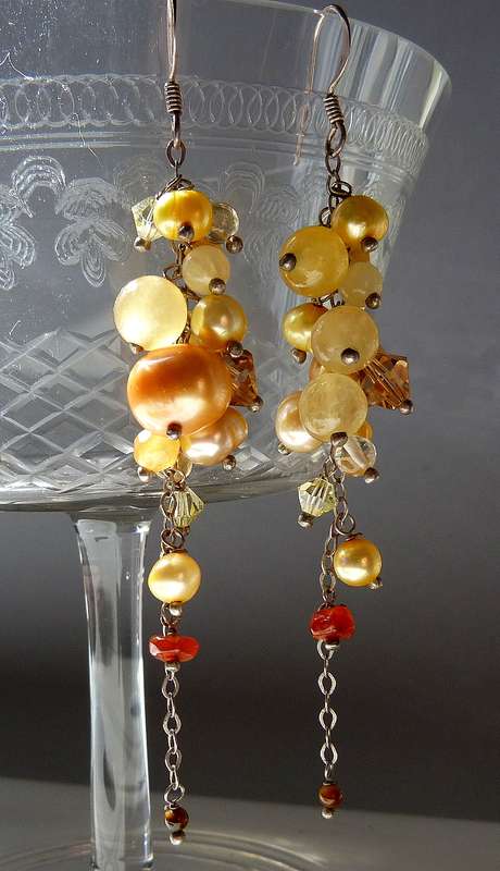 GORGEOUS DANGLING EARRINGS