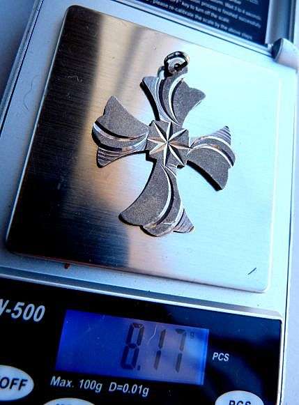 STUNNING STERLING SILVER CROSS .VINTAGE