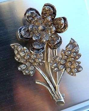 SILVER BROOCH, VINTAGE FLOWER DESIGN