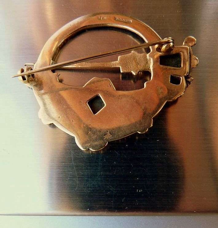 GOLD BROOCH. 375. SCOTTISH.STUNNING ANTIQUE BROOCH