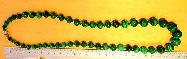 MALACHITE, VINTAGE NECKLACE IN EXCELLENT CONDITION
