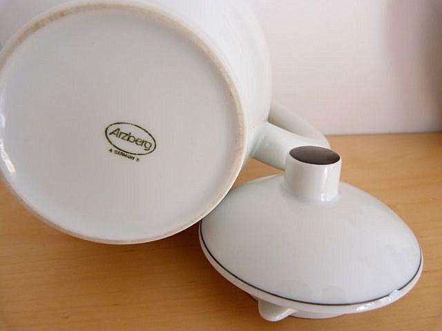 VINTAGE CLASSY COFFEE POT, GERMAN ARZBERG, EXCELLENT CONDITION