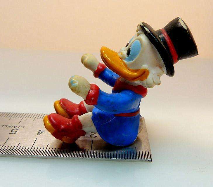 DISNEY FIGURINE, COLLECTABLE UNCLE DUCK