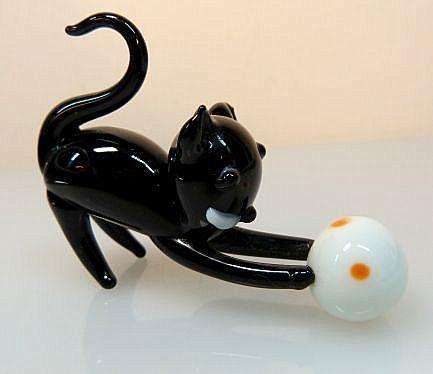 RARE VINTAGE GLASS CAT ORNAMENT, MOUTHBLOWN. COLLECTORS ITEM