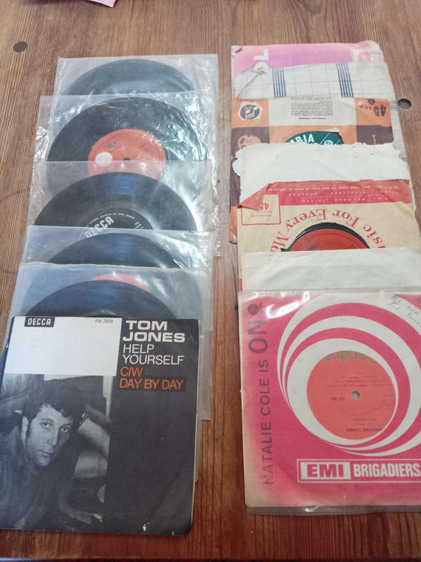 12 x Vinyl Seven 45 RPM Collection