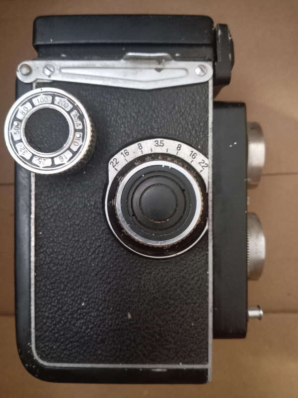 YASCHIKA - A  CAMERA ( VINTAGE COLLECTORS ITEM)