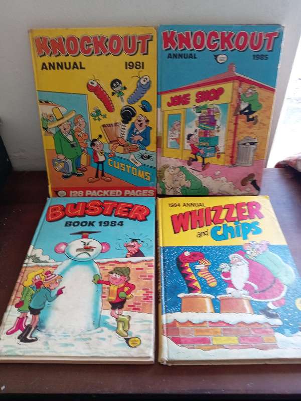VINTAGE ANNUALS : KNOCKOUT / BUSTER / WHIZZER AND CHIPS
