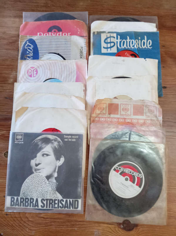 16 x Seven Singles 45 RPM