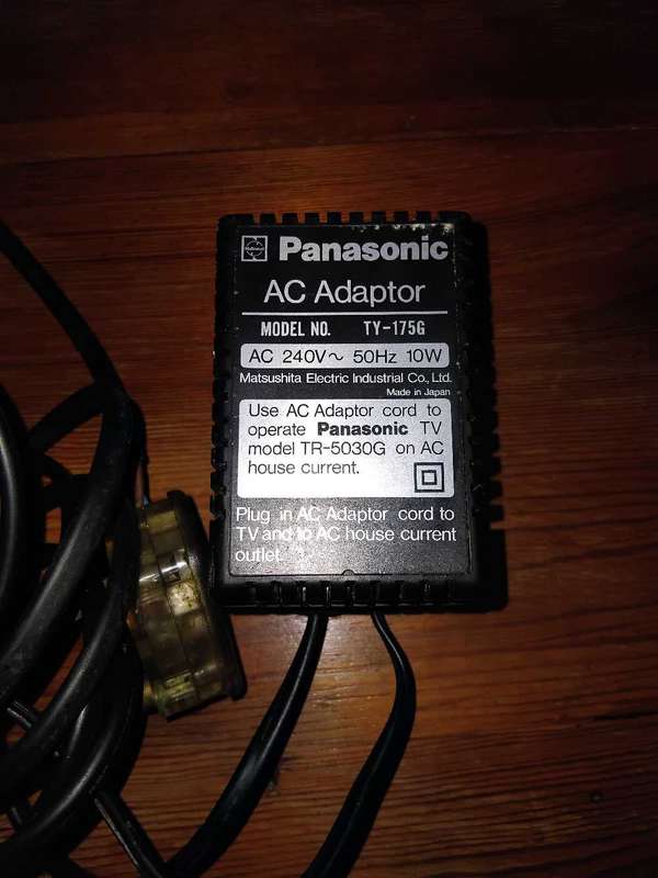 VINTAGE NATIONAL PANASONIC TR 5030G PORTABLE TV ( BLACK AND WHITE  )