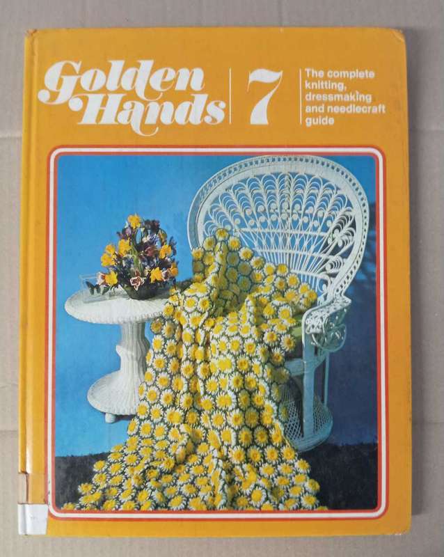 BOOKS : NEEDLEWORK, CANDELWICKING, DECORATING, SCRAPBOOKING, ETC. TOTAL OF 10 BOOKS.