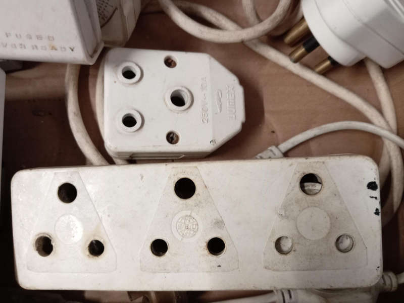 BOX ELECTRICAL TIMERS, DIMMER SWITCH, MULTI PLUGS ETC.