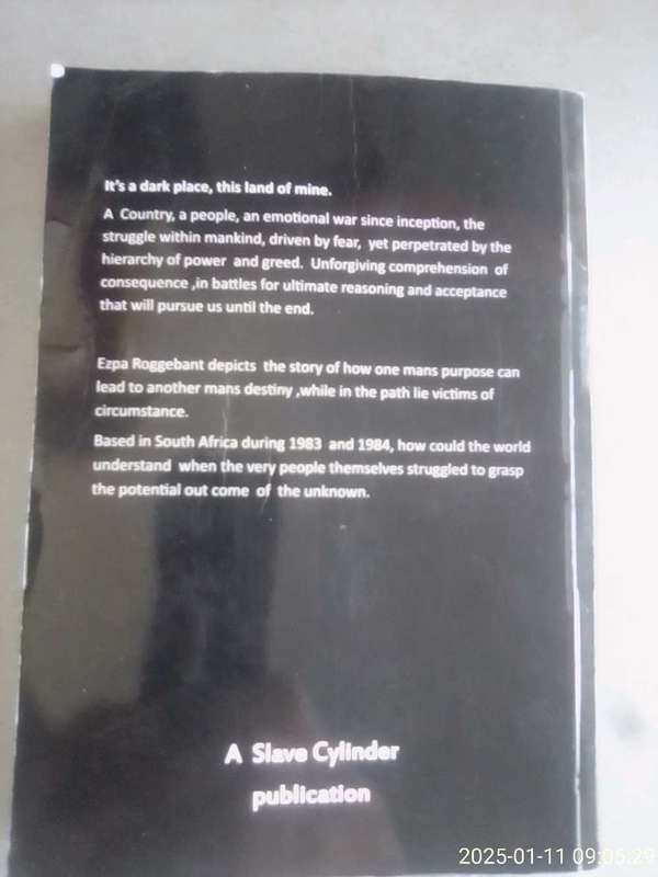 BOOK : INTO THE OUTSIDE - EZPA ROGGERBANT