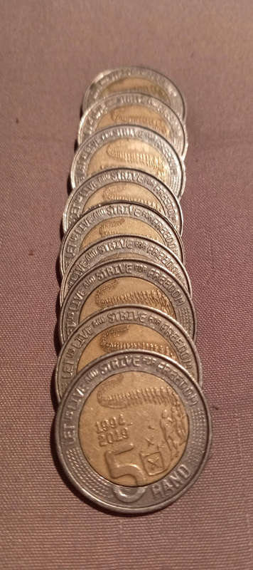 RSA R5 COMMEMORATIVE COINS. TOTAL OF 37 AS PER PHOTOGRAPHS AND DESCRIPTION