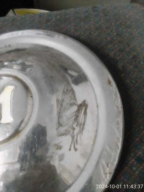 VINTAGE MORRIS MINOR HUBCAP