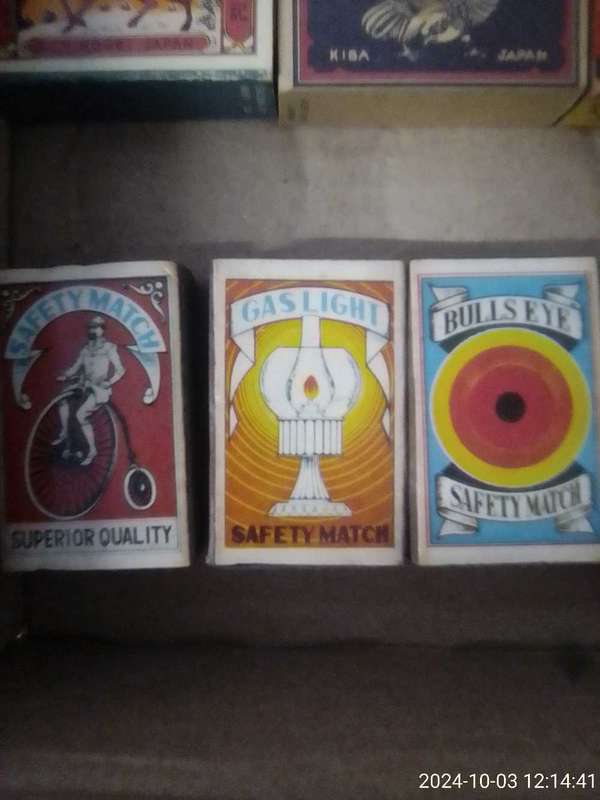 VERY RARE COLLECTION OF VINTAGE JAPANESE SAFETY MATCHES AND OTHER COUNTRIES.