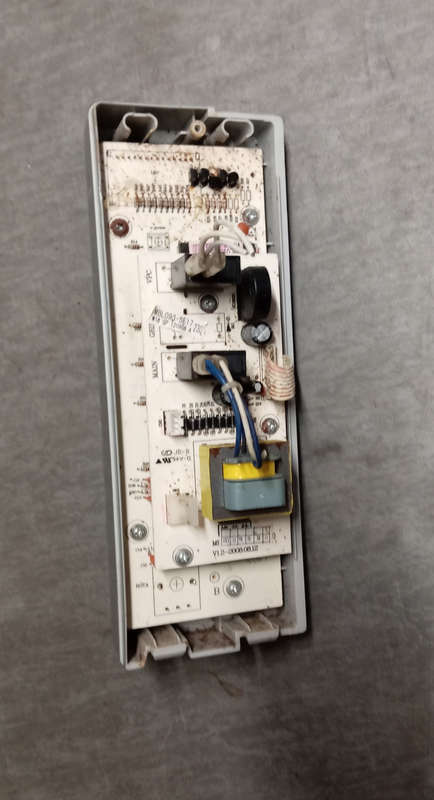 RUSSELL HOBBS MICROWAVE CONTROL PANEL AND PC BOARD. MODEL: RHM20