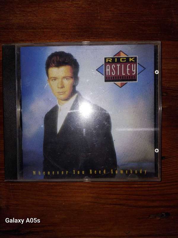 CD'S : TOTAL OF 8 AS PER PHOTOS