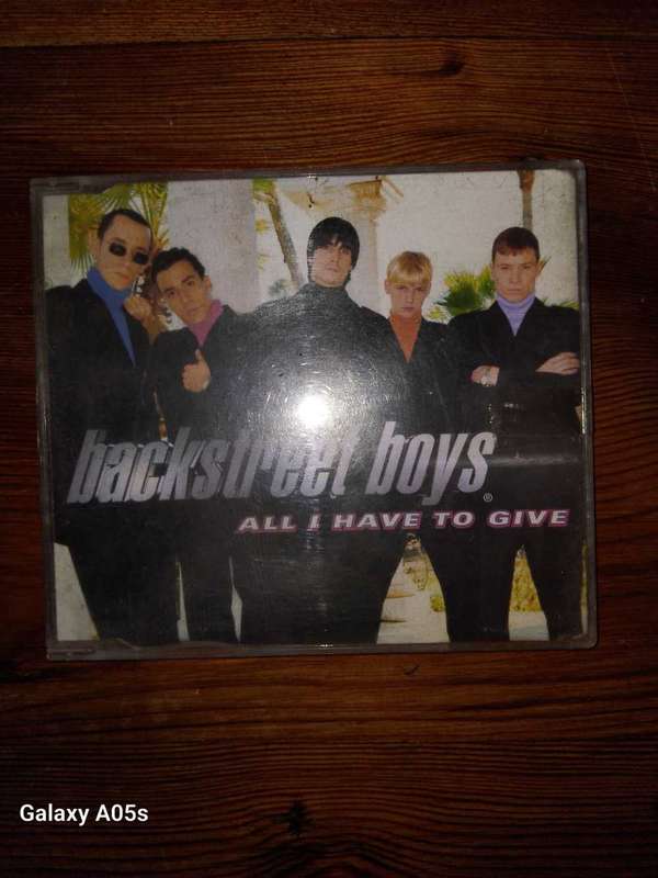 CD'S : TOTAL OF 8 AS PER PHOTOS