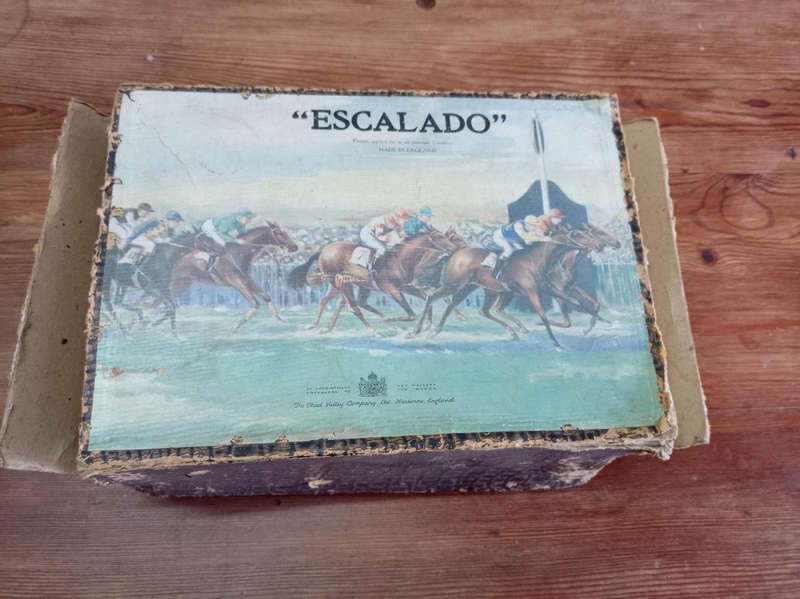 VINTAGE CHAD VALLEY ESCALADO HORSE RACING GAME.