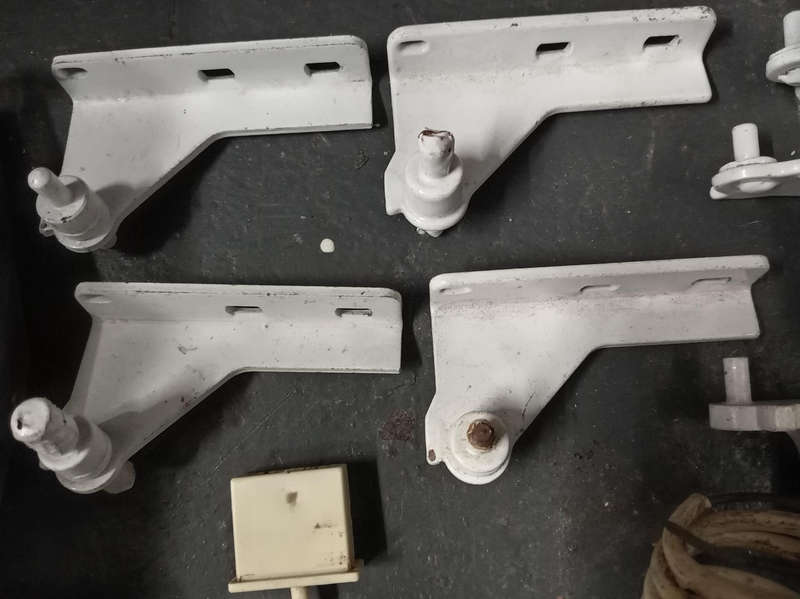 REFRIGERATION SPARES : THERMOSTATS, DEFROST TIMER. DOOR HINGES, LIGHT S.