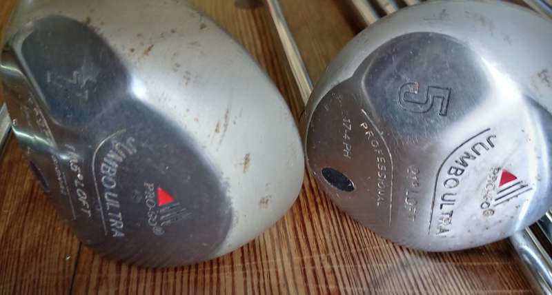 GOLF CLUBS RIGHT HAND AS PER PHOTOS.