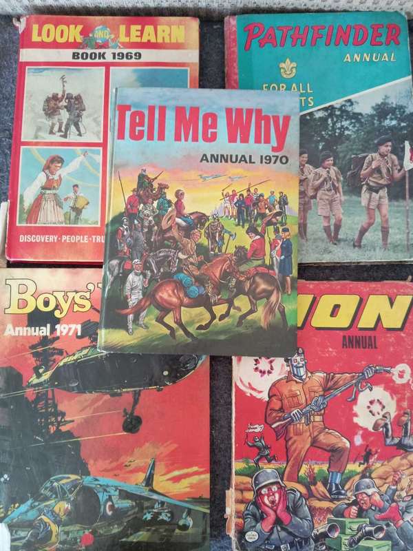 BOY'S VINTAGE ANNUALS AS PER PHOTOS.