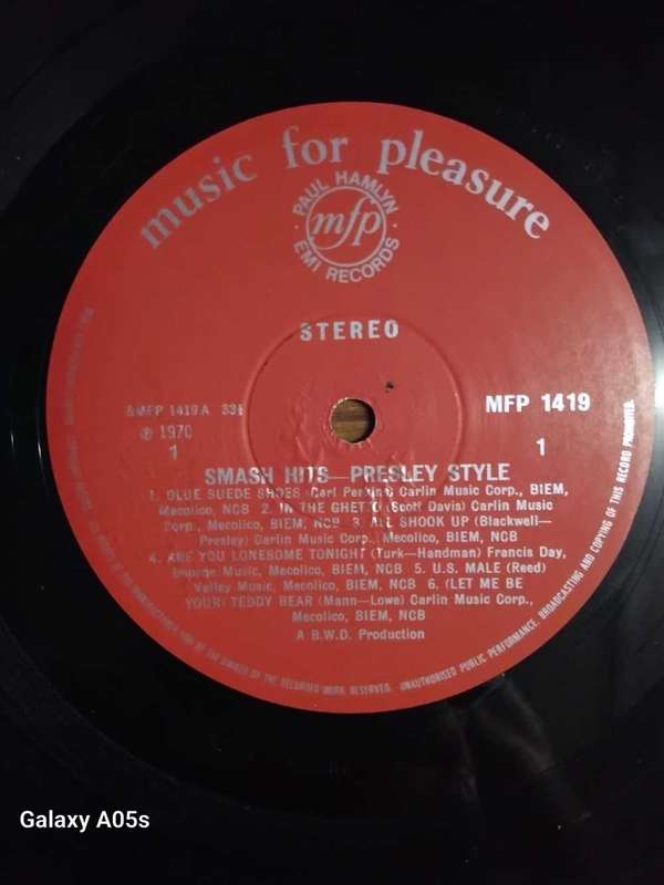 LP RECORD : MFP - SMASH HITS ELVIS STYLE.