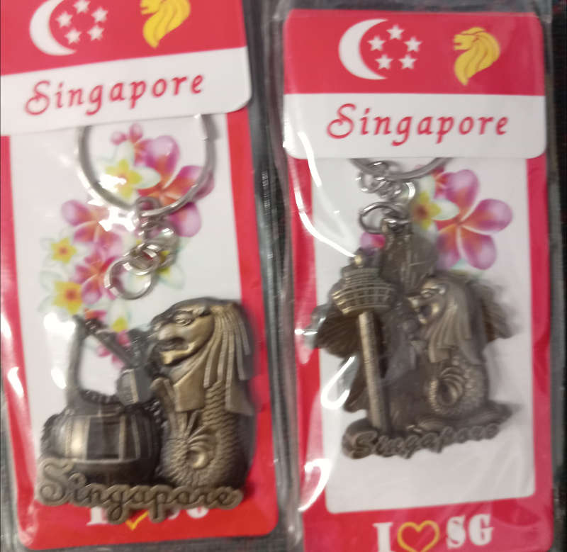 KEY RINGS : " I LOVE SINGAPORE" R3.00 EACH. 100 AVAILABLE.