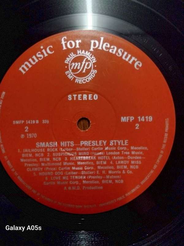 LP RECORD : MFP - SMASH HITS ELVIS STYLE.