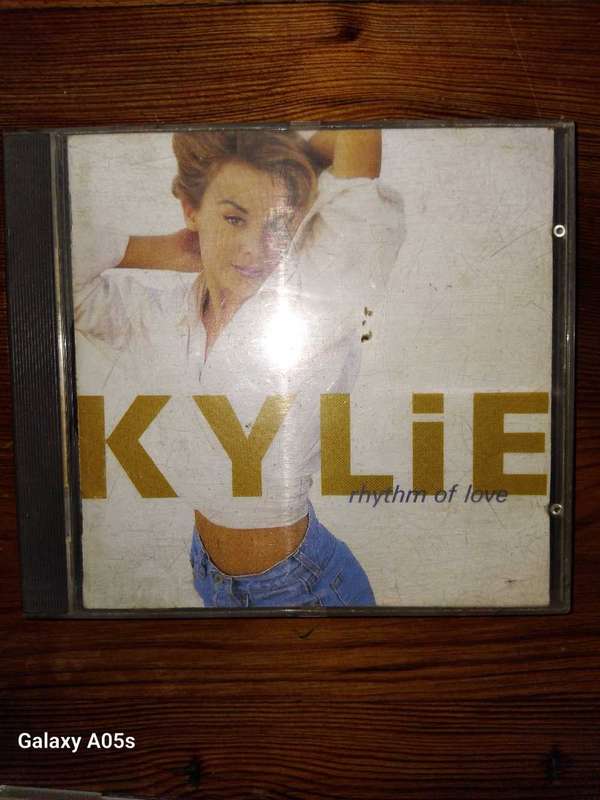 CD'S : TOTAL OF 8 AS PER PHOTOS