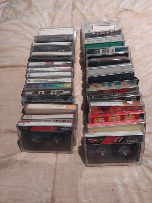 VINTAGE 4 TRACK AUDIO CASSETTES.  ( TOTAL OF 35 )