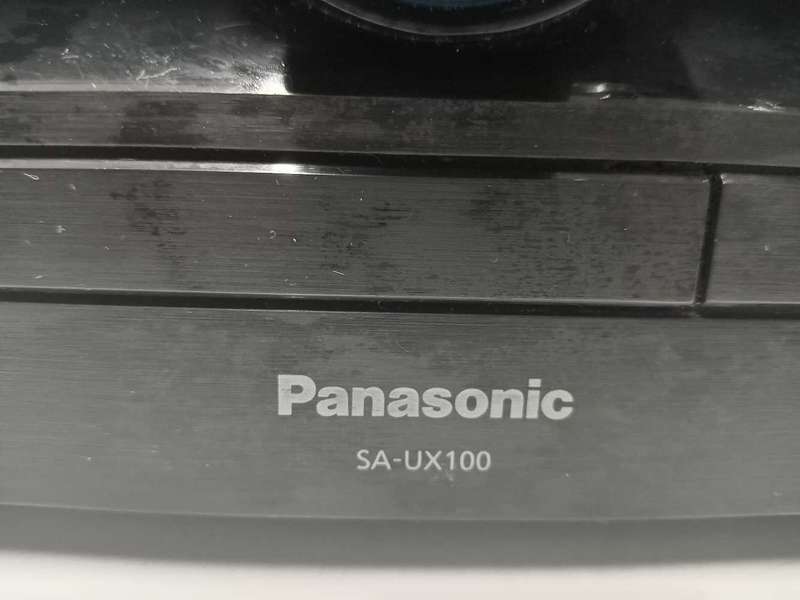 PANASONIC SA-UX100 MINI BLUE TOOTH HI-FI SYSTEM. NOT WORKING. NO SPEAKERS. SELLING AS SPARES.