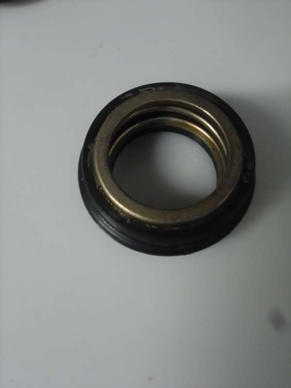HOOVER FRONT LOADER AND TOP LOADER WASHING MACHINE DRUM / HUB SEALS. TOTAL OF 9.